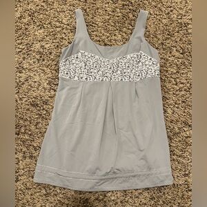 Lululemon Elevate Tank Top light gray Size 8 EUC